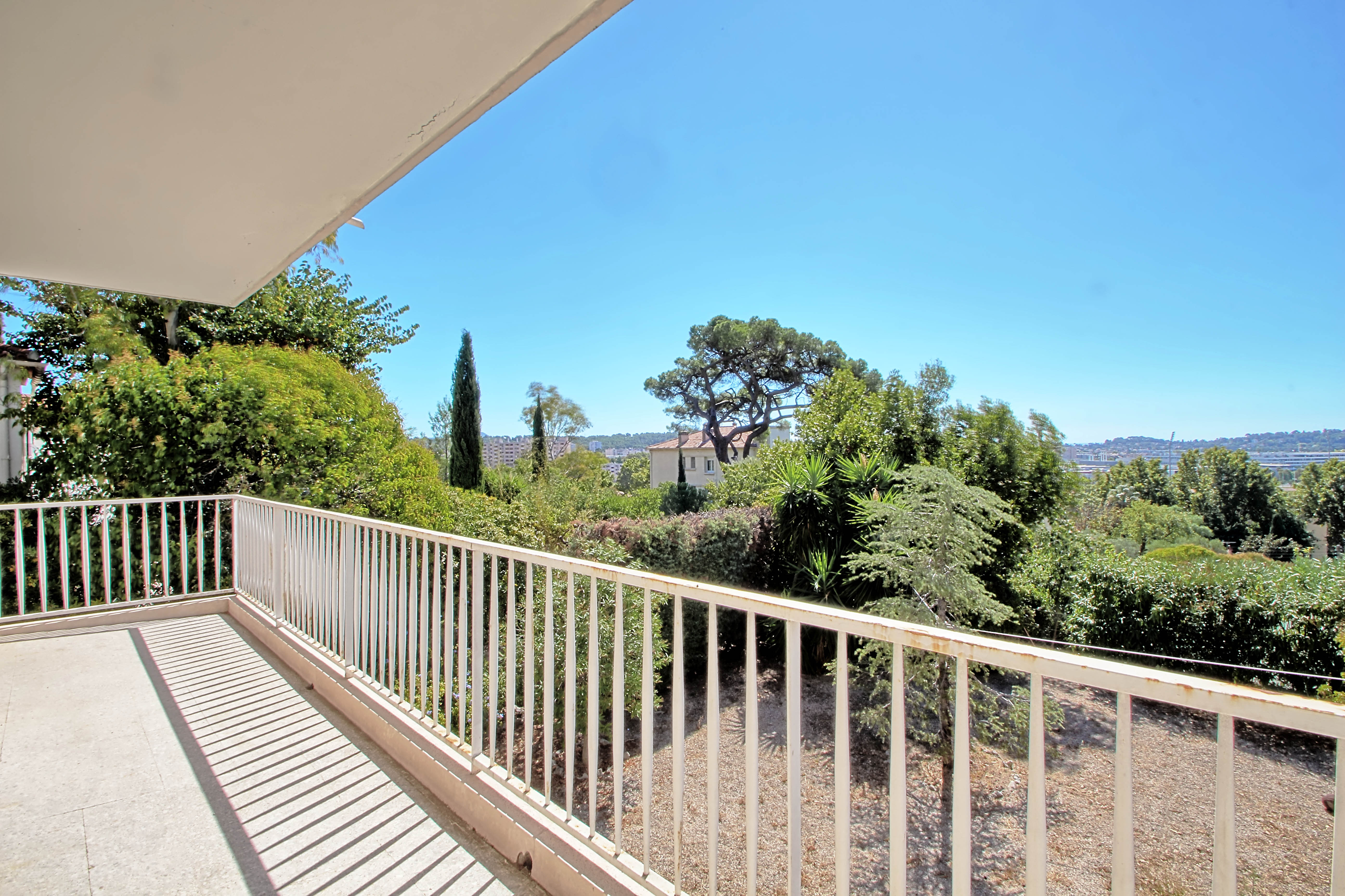 vente M1656 TOULON Beaulieu Appartement T3 avec garage 3000
