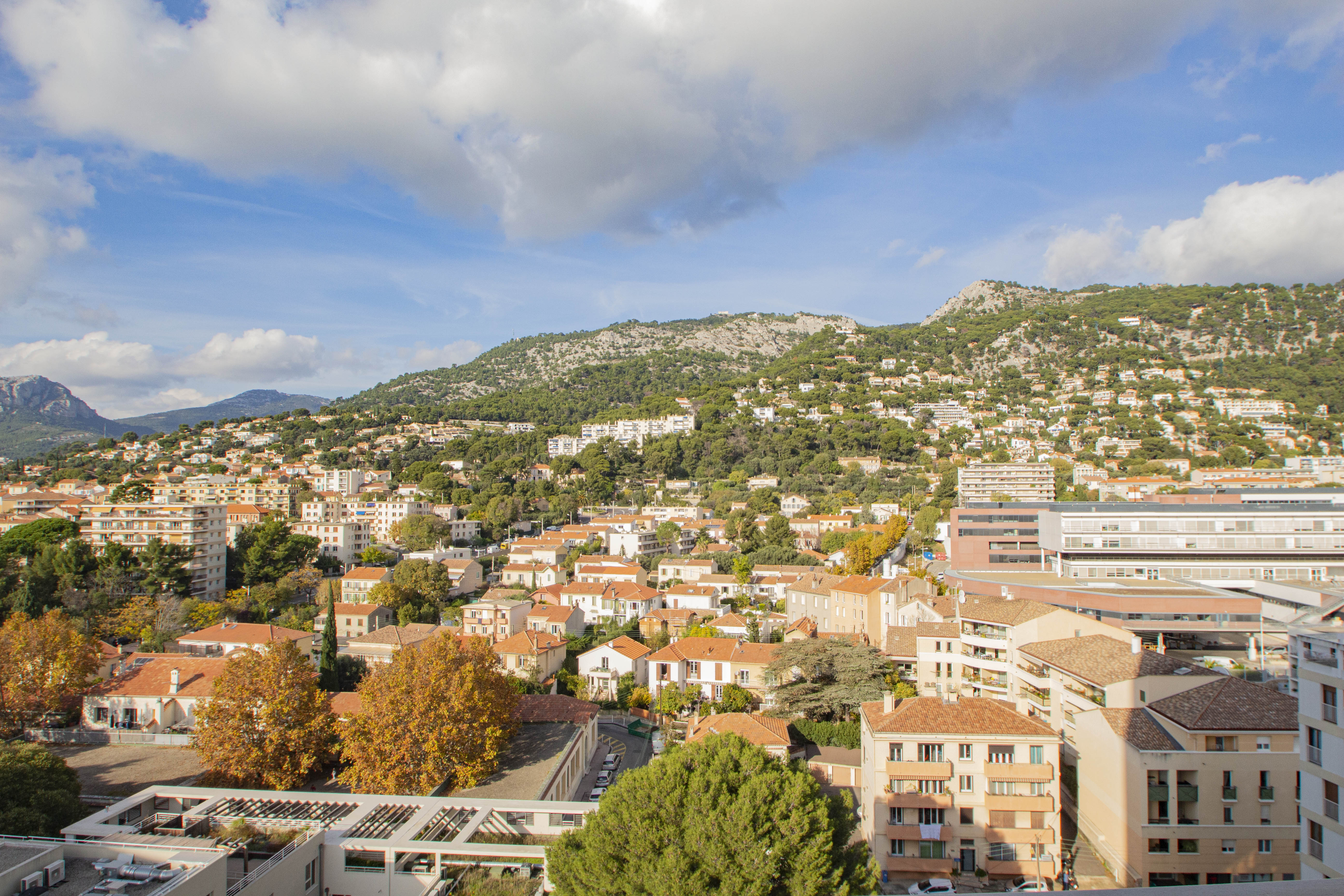 vente M1670 TOULON Claret Appartement T5 vue mer avec garage
